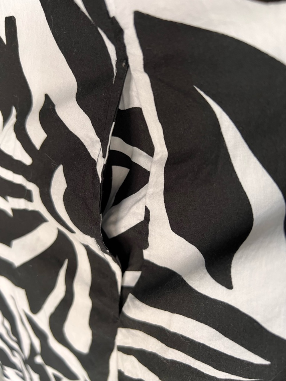 MSK Black & White Abstract Buttoned dress - Picture 8 of 13